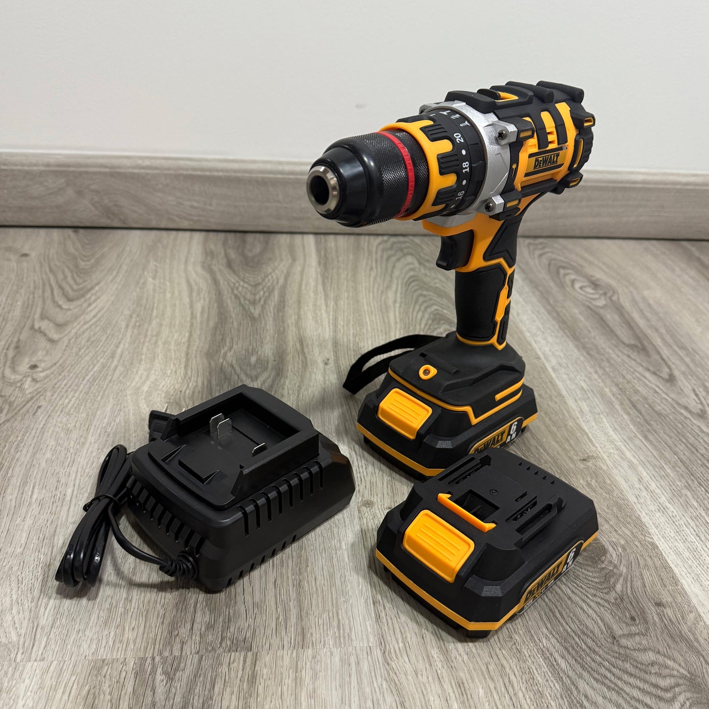TALADRO INALÁMBRICO DE 128V