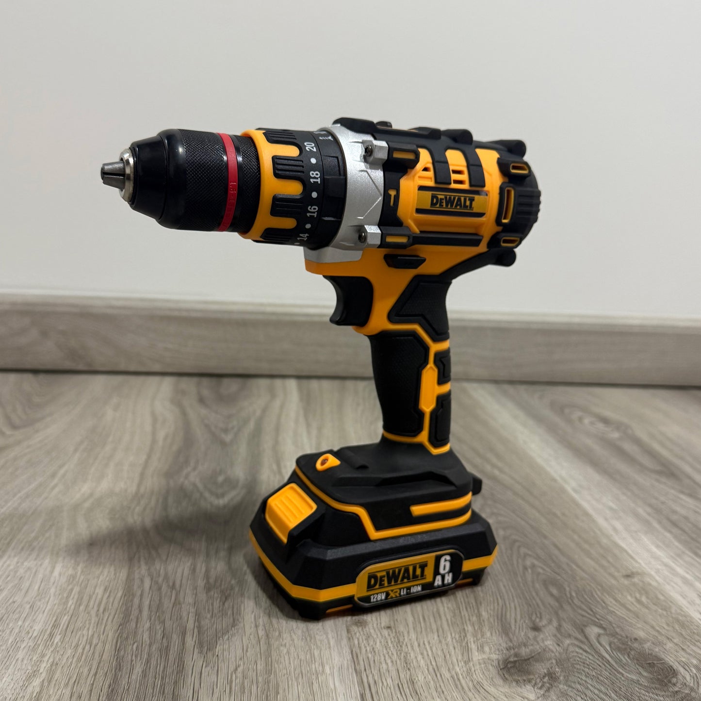 TALADRO INALÁMBRICO DE 128V