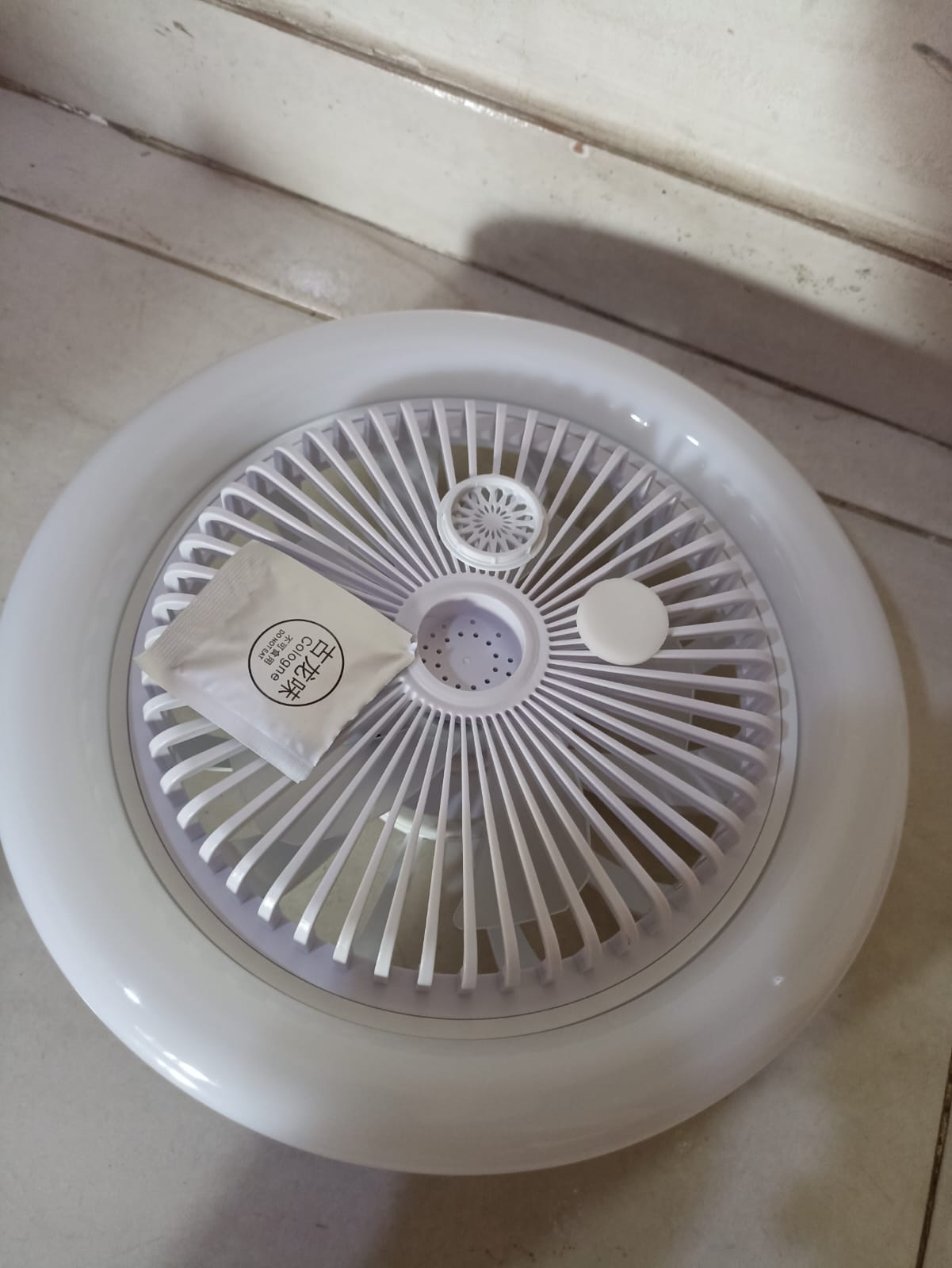 LÁMPARA CON VENTILADOR DE TECHO